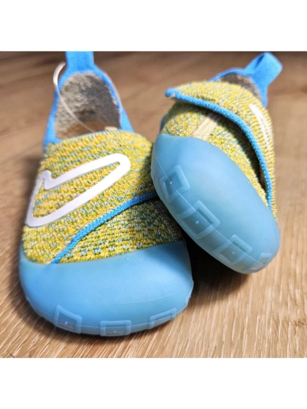 Nike Swoosh 1 TD Infant Flyknit Shoes Team Gold Sail Blue Sz 6C FB3244-700 NWOB